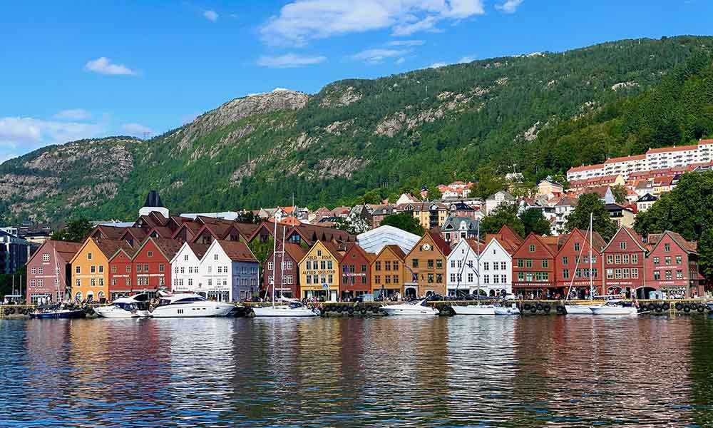 image of the harbor in Bergen